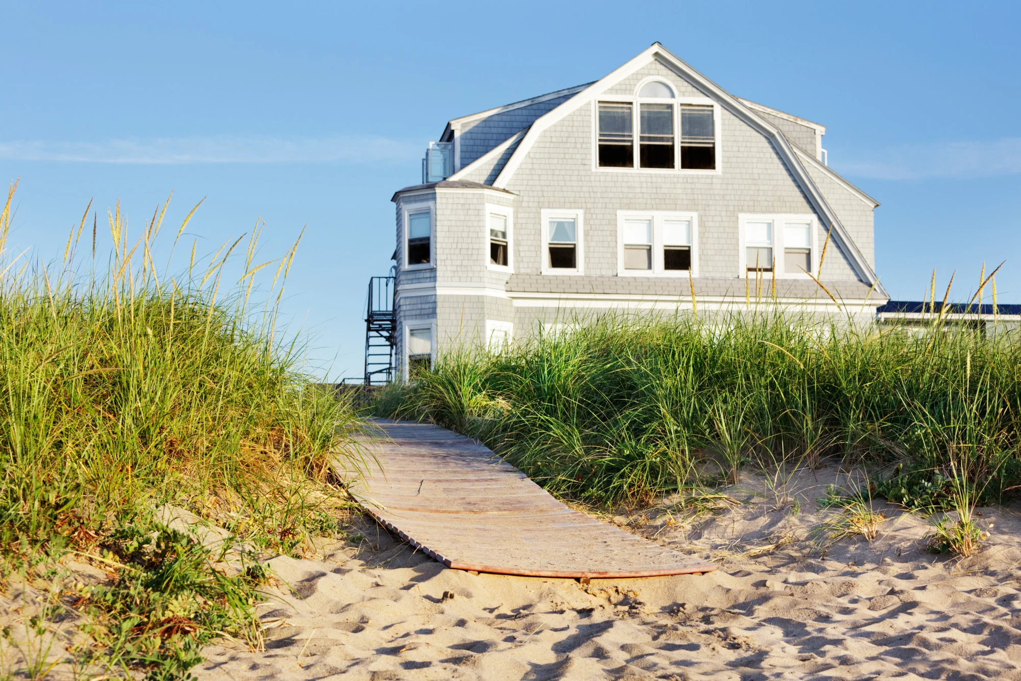 5 Peak Season Pricing Strategies for Vacation Rentals